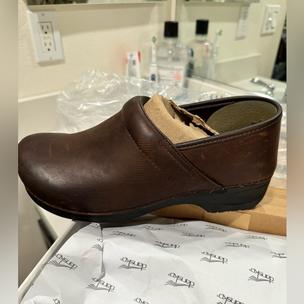 Men’s Dansko 2.0 size 42 brown color